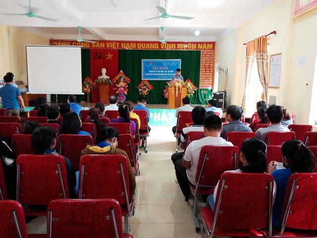 Chi đoàn Trung tâm Khuyến nông Nghệ An tổ chức tập huấn tại các xã khó khăn tại huyện Anh Sơn