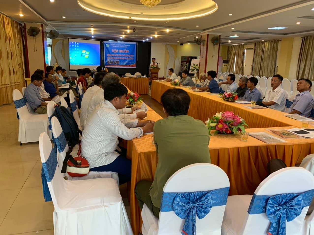 Trung tâm Khuyến nông tỉnh Nghệ An: Tổ chức tập huấn chăn nuôi lợn an toàn sinh học gắn với phòng chống bệnh Dịch tả lợn Châu phi năm 2020