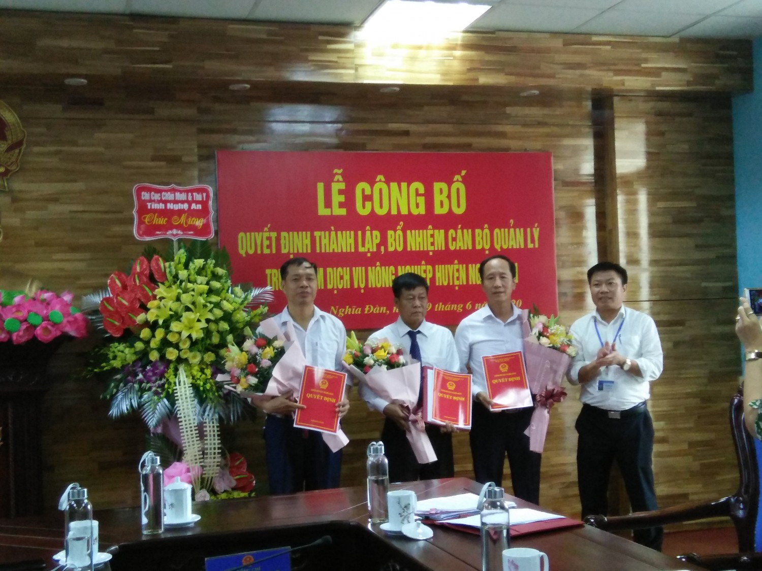 UBND huyện Nghĩa Đàn:  Công bố thành lập Trung tâm Dịch vụ nông nghiệp huyện Nghĩa Đàn.