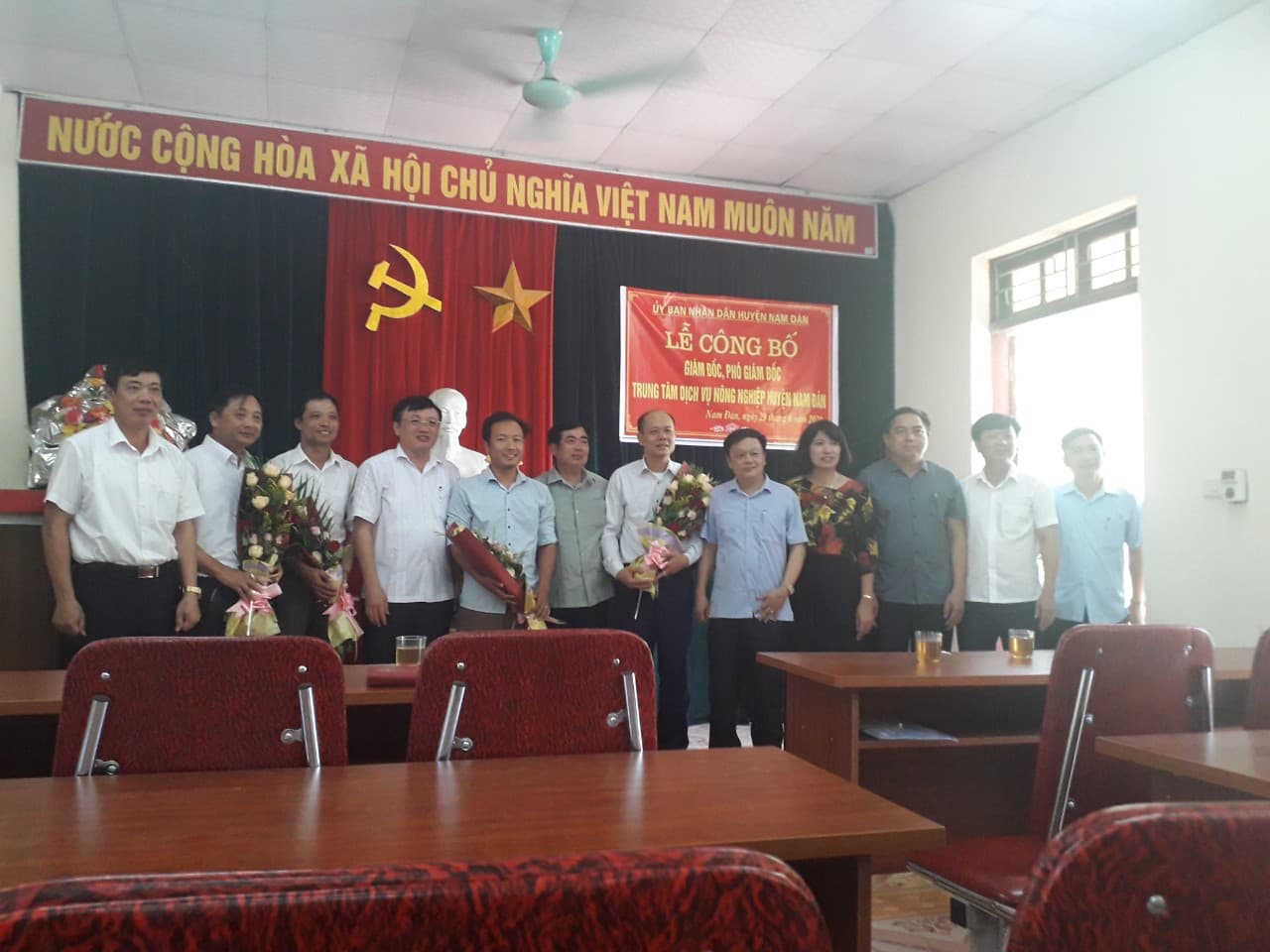 UBND huyện Nam Đàn: Công bố thành lập Trung tâm Dịch vụ nông nghiệp huyện Nam Đàn.                                   