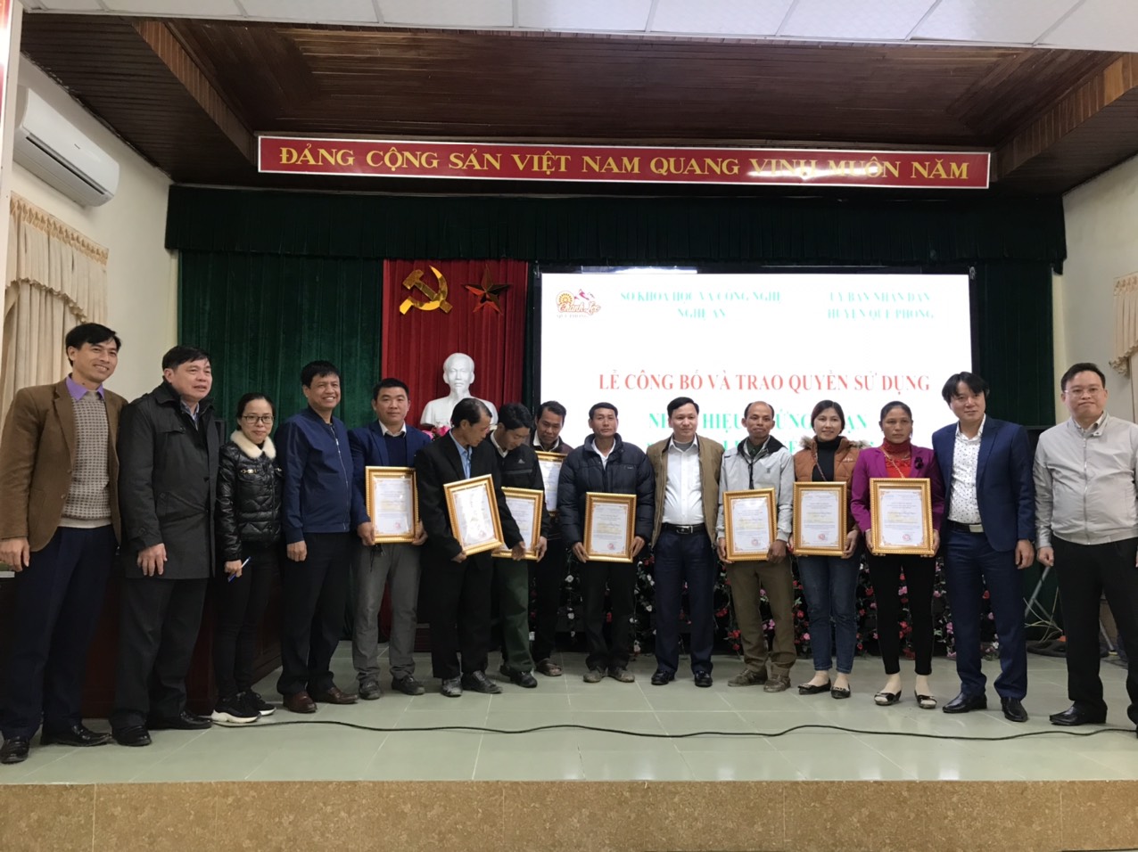 UBND huyện Quế Phong tổ chức lễ đón nhận văn bằng nhãn hiệu chứng nhận " Chanh leo Quế Phong"