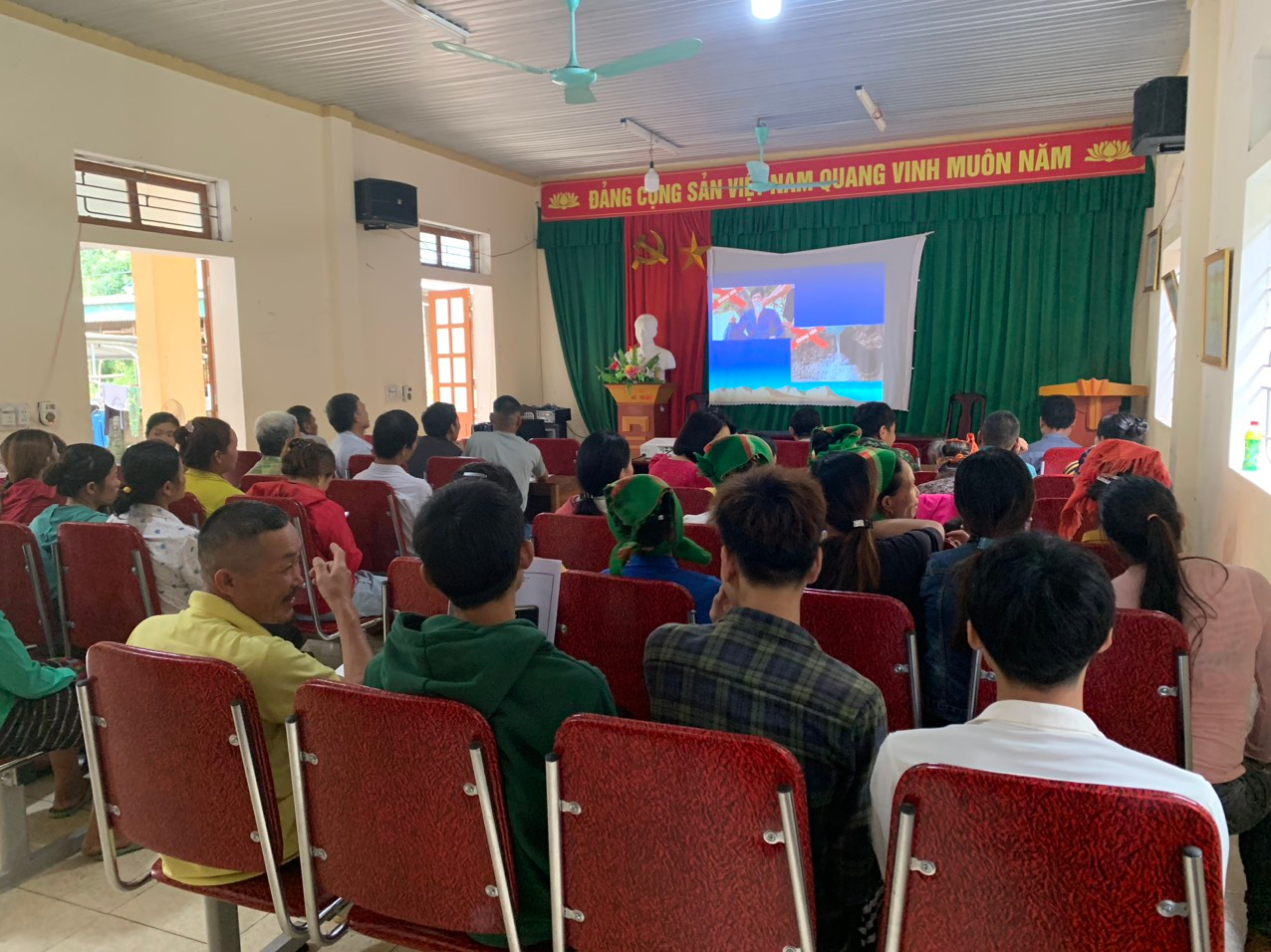 Trung tâm Khuyến nông tỉnh Nghệ An: Tổ chức tập huấn chuyển giao Tiến bộ Khoa học kỹ thuật cho nông dân vùng đặc biệt khó khăn