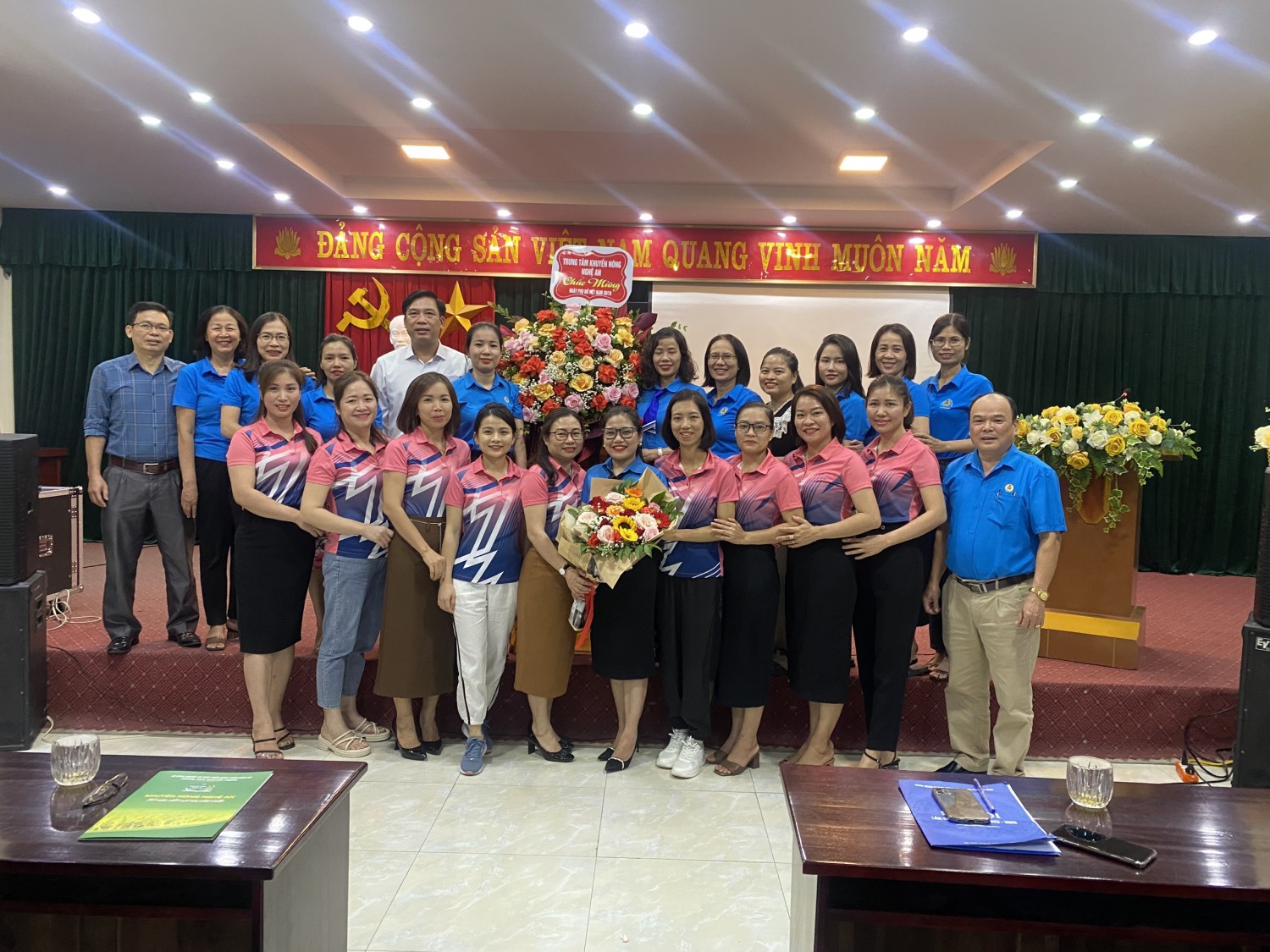 Công đoàn Trung tâm Khuyến nông tỉnh Nghệ An tổ chức Lễ ra mắt Câu lạc bộ bóng chuyền hơi nữ