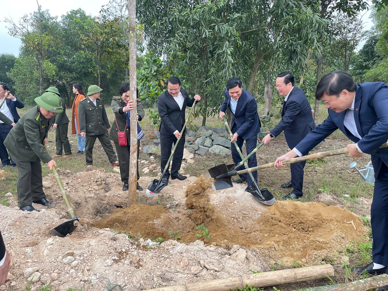 Lễ phát động Tết trồng cây "Đời đời nhớ ơn Chủ tịch Hồ Chí Minh" vào dịp Xuân Ất Tỵ năm 2025