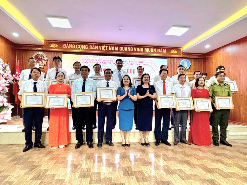 Đảng uỷ Sở Nông nghiệp và Môi trường: Hội nghị tổng kết và tuyên dương các tập thể và cá nhân điển hình học tập và làm theo tư tưởng, đạo đức, phong cách Hồ Chí Minh
