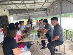 Trung tâm Khuyến nông Nghệ An tham quan, trao đổi kinh nghiệm mô hình nuôi tôm càng xanh tại tỉnh Ninh Bình