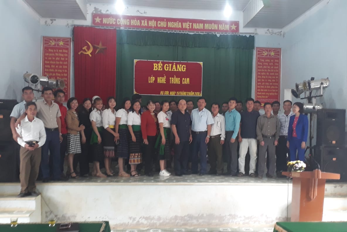 Qùy Hợp: Bế giảng lớp dạy nghề trồng Cam cho lao động nông thôn tại xã Hạ Sơn.