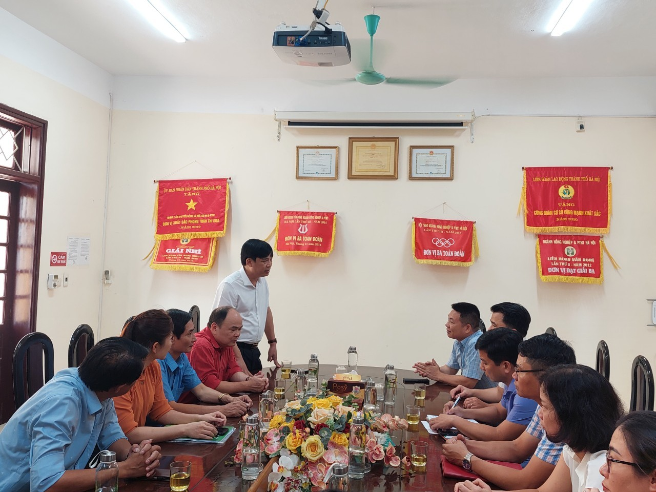 Trung tâm Khuyến Nông tỉnh Nghệ An tham quan học tập kinh nghiệm tại thành phố Hà Nội
